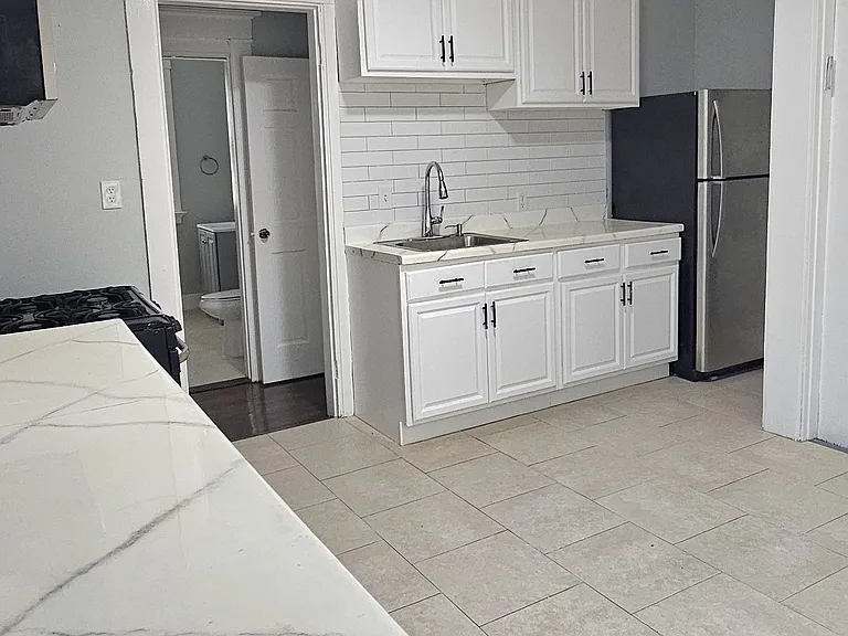 379 Norton St #B — Photo 7