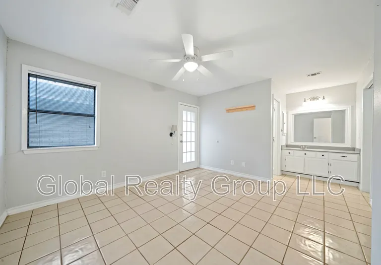 940 Hayselton Ave — Photo 12