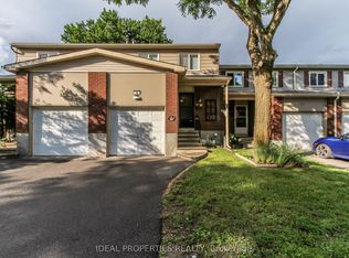 2415 Southvale Cres #26, Ottawa, ON K1B 4T9