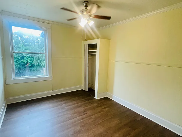 537 E Washington St #3 — Photo 12