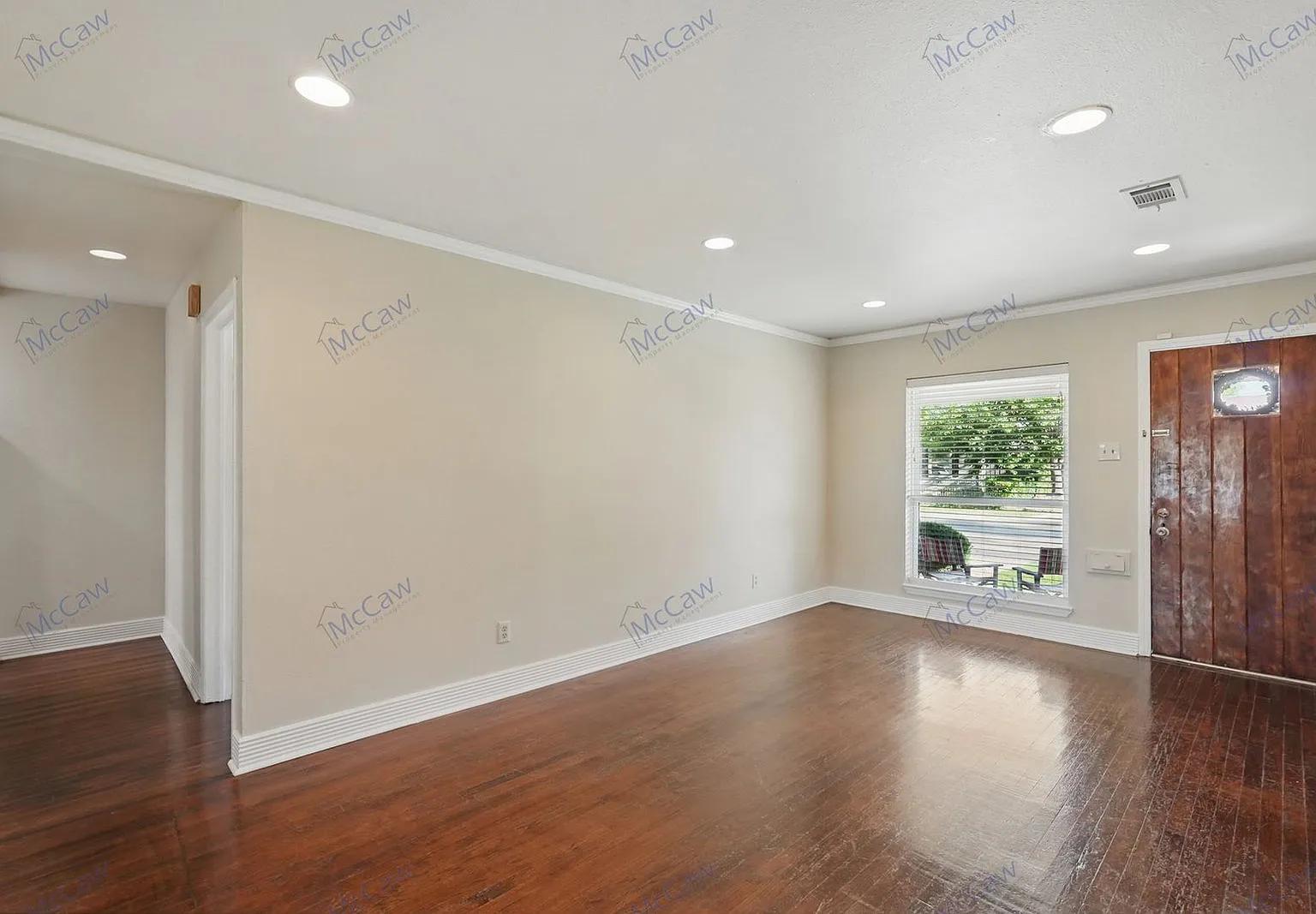 3 bed, 2.0 bath, 1296 sqft, $2,700 — Photo 3