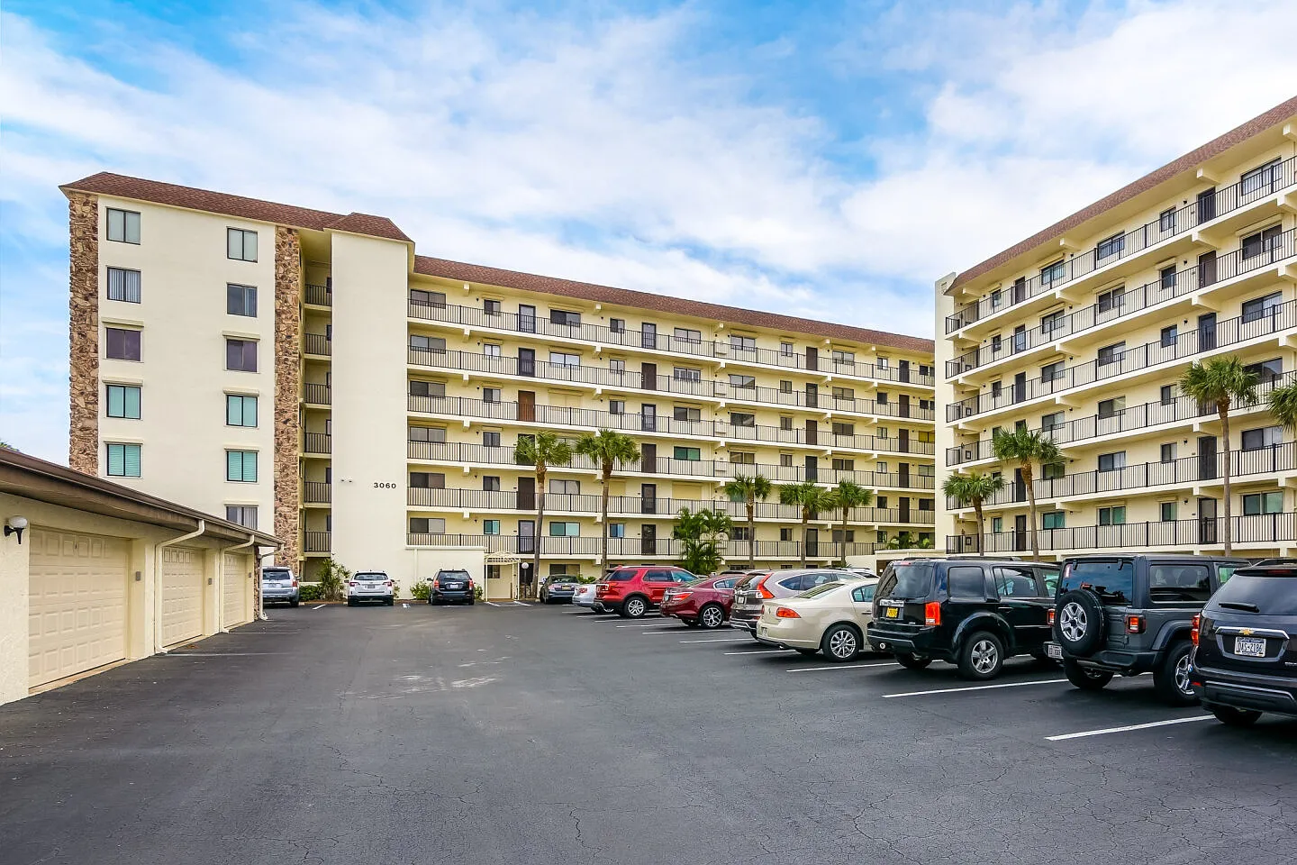 2 bed, 1418 sqft, $3,000 — Photo 2