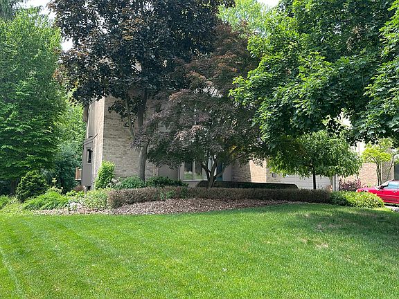 3rd image of 30869 Country Ridge Cir #C