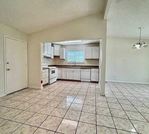 4th image of 8204 Essen Way