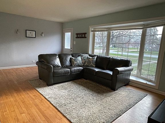 4th image of 601 N Joyce St