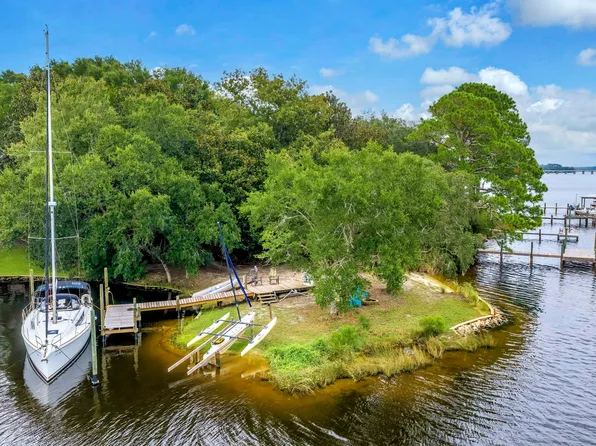 402 Tiger Pointe Dr, Niceville, FL 32578