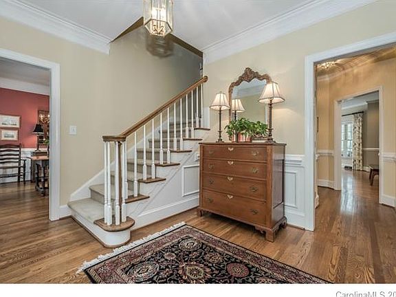 2nd image of 4331 Bridgewood Ln