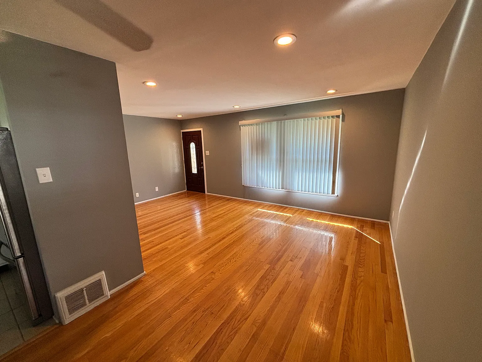 3 bed, 1128 sqft, $2,150 — Photo 2