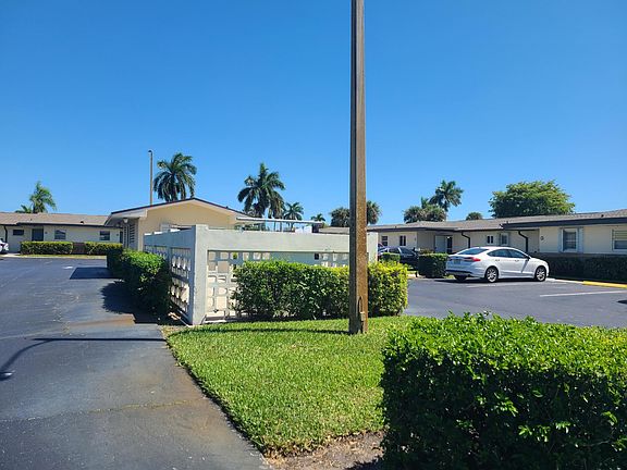 3rd image of 2867 Ashley Drive W #D