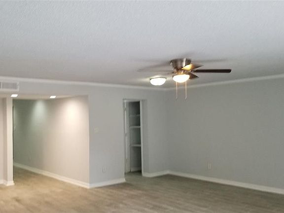 4th image of 8327 Nairn St