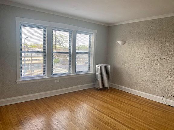 3rd image of 2755 N Kostner Ave