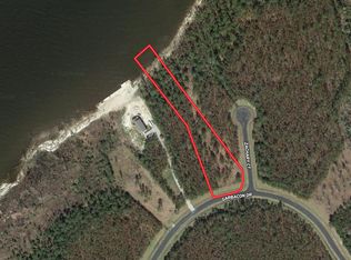 181 Garbacon Dr, Beaufort, NC 28516