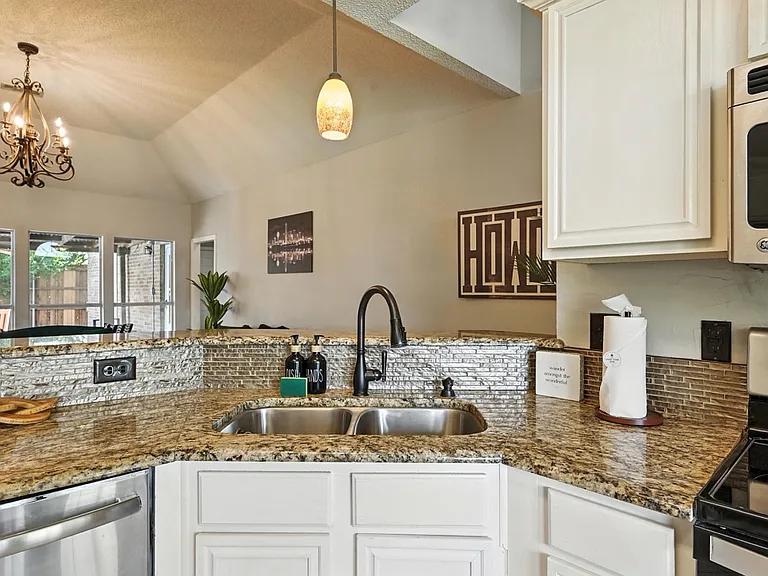4168 Creekhollow Dr — Photo 7