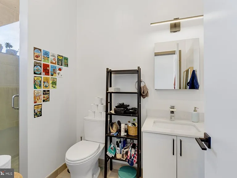 1935 E Hazzard St #302 — Photo 9
