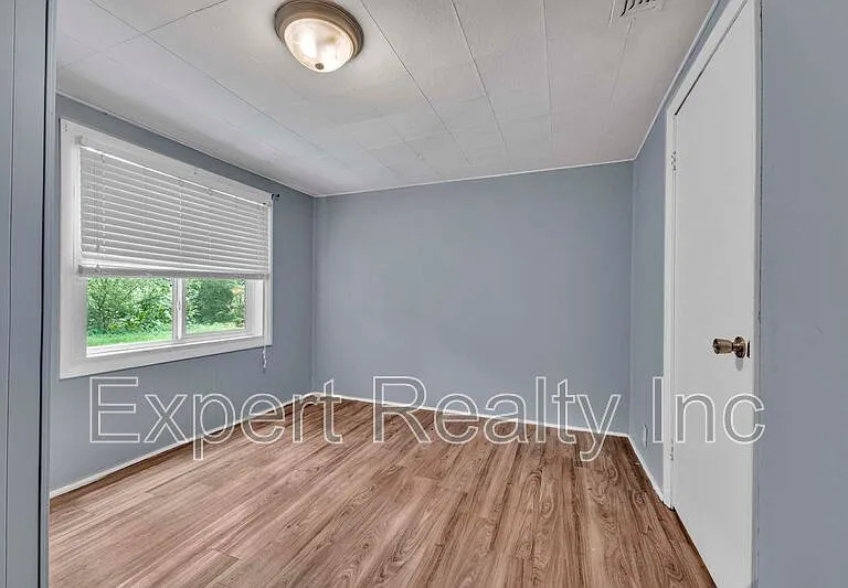 216 Meadowood Ave — Photo 18