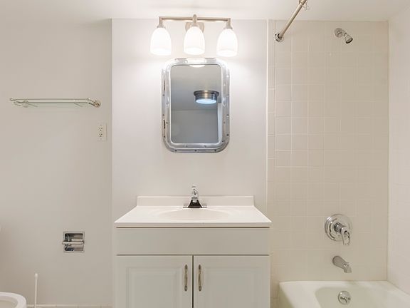5th image of 27 W 16th St APT 6A