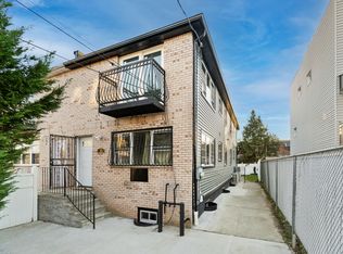 1050 E 215th St, Bronx, NY 10469