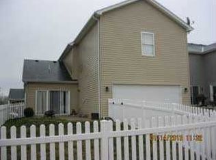 1025 Glengarry Dr, Wentzville, MO 63385