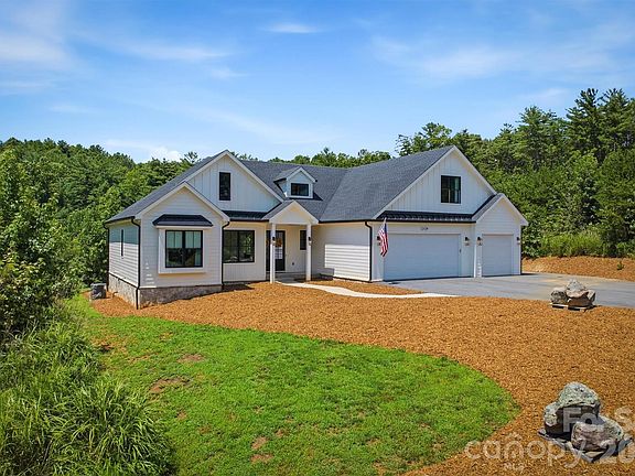 2nd image of 2124 Starlight Ln
