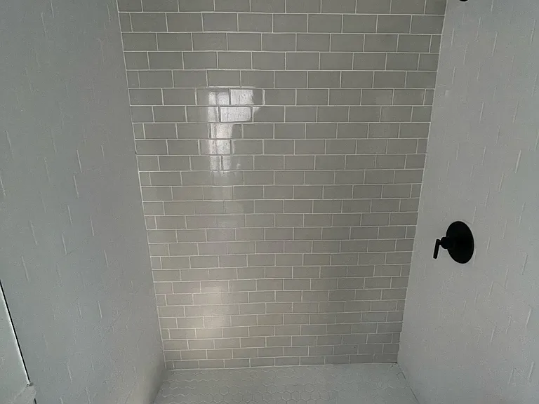 4614 E Seneca Ave — Photo 34