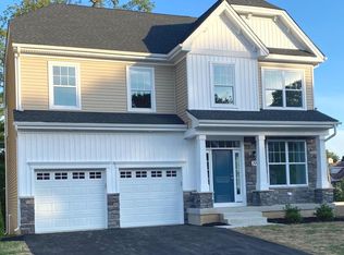 29 Misty Meadow Ln, Hamilton, NJ 08619