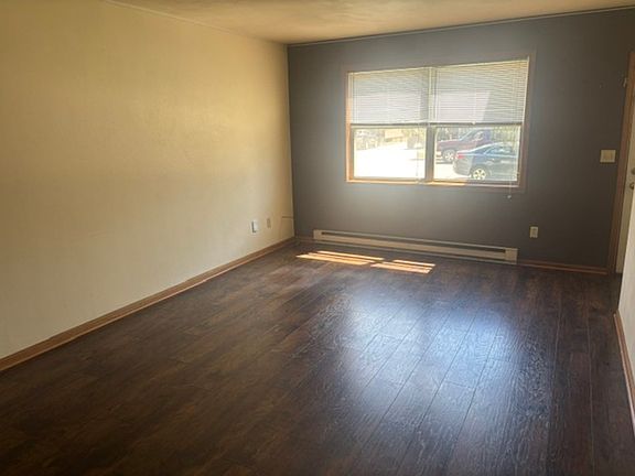 5th image of 808-810 Harney Ave