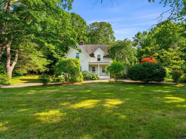 137 Cherry St, Wenham, MA 01984