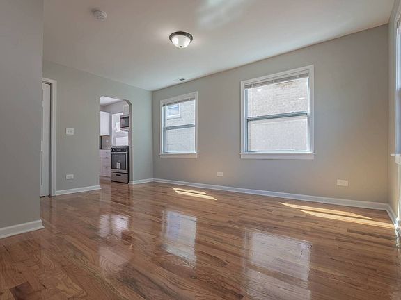 4th image of 2049 N 19th Ave