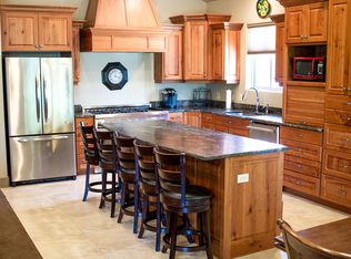177 E Hollow Bend Dr, Sandy, UT 84070