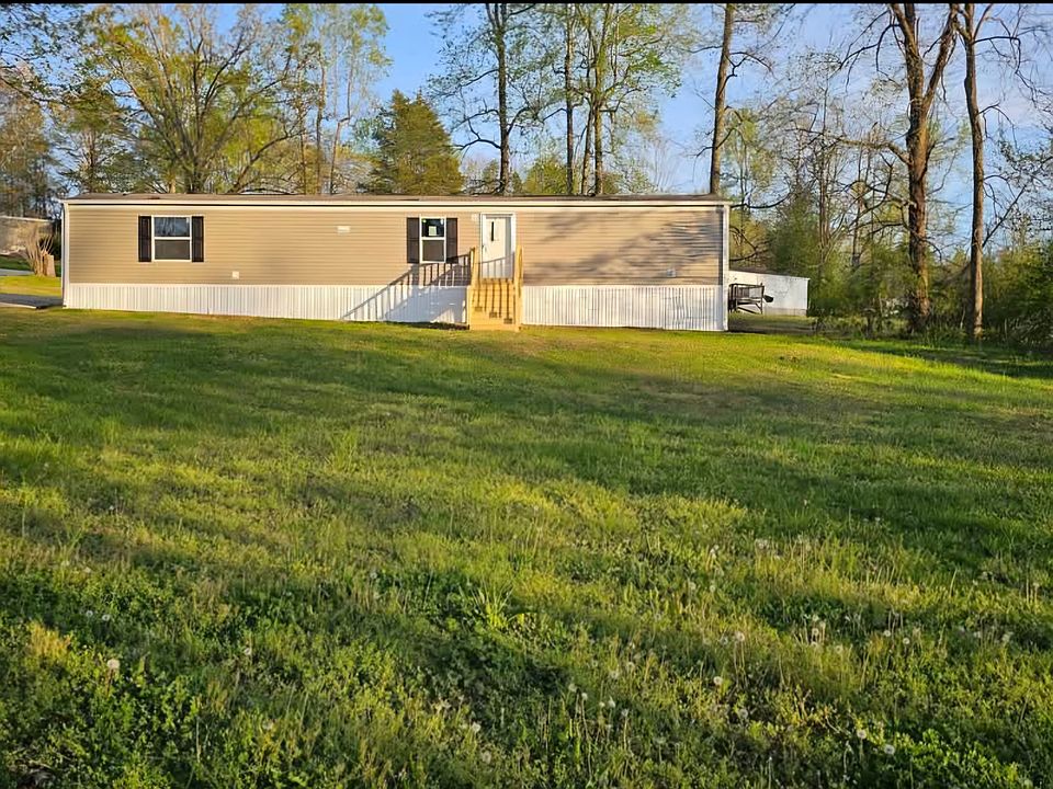 1st image of 136 Turner Rd #136