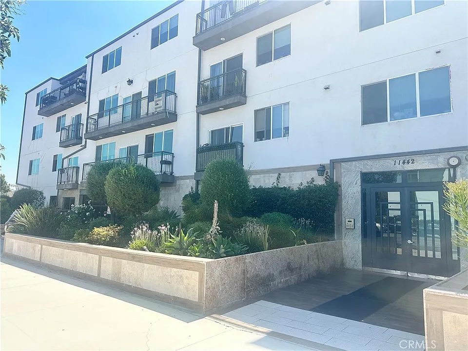 11442 Victory Blvd #303