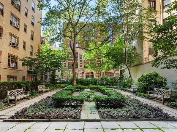 235 East 22nd Street image 12 of 14