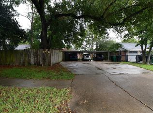 9776 Pine Lake Dr, Houston, TX 77055