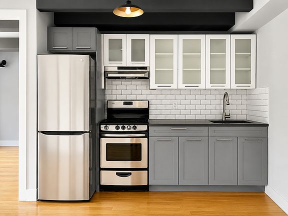 3rd image of 186 Lenox Rd #5M