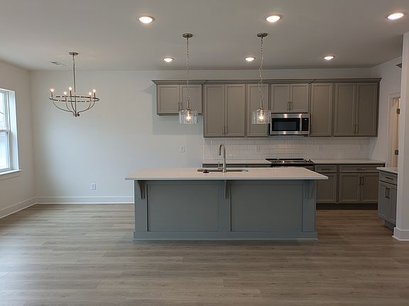 4th image of 5025 Greentree Dr