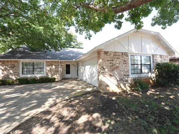 3820 Seven Gables St, Fort Worth, TX 76133