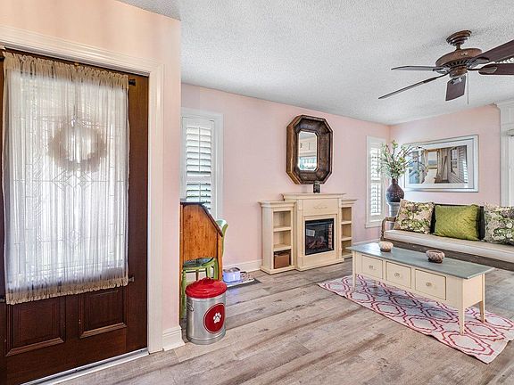 5th image of 1437 Pines Ln
