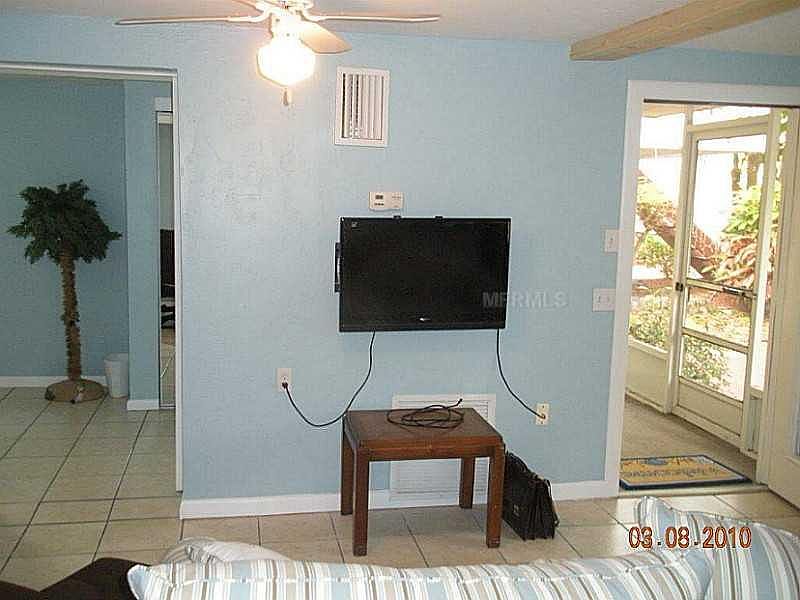 2nd image of 107 8th St S #4