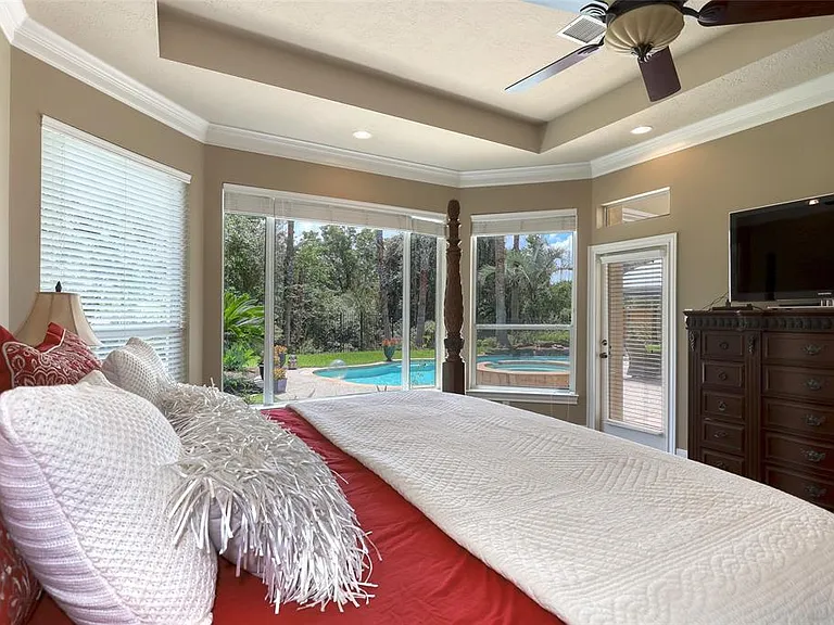 18623 Windsor Lakes Dr — Photo 11