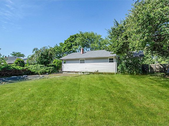 4th image of 35 Winnie Ln