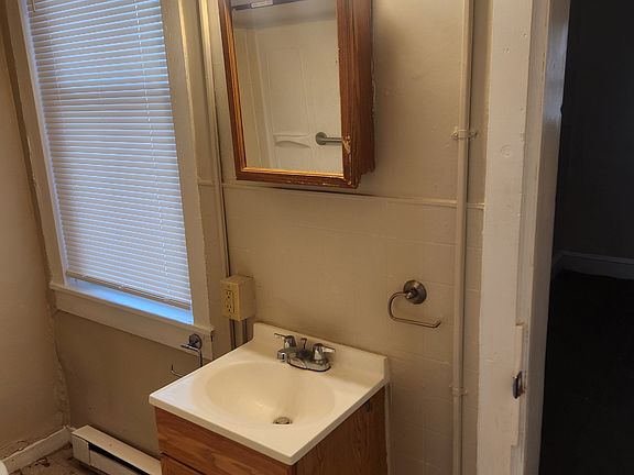 3rd image of 836 N Queen St #1