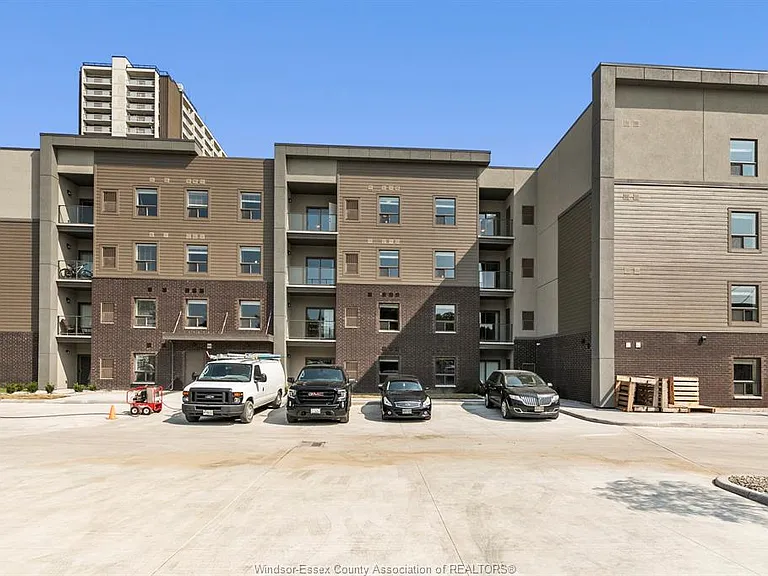 955 Ouellette Ave #207 — Photo 15