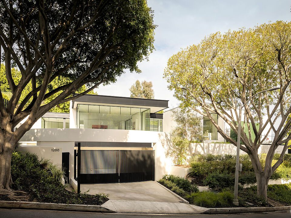 1st image of 1200 Laurel Way