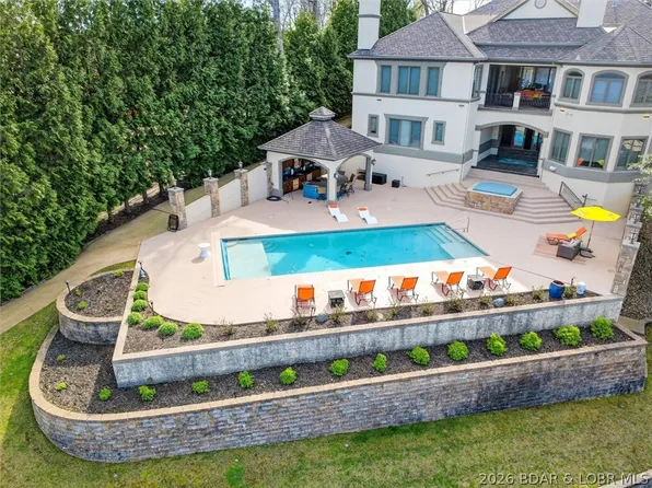 32 Scena Ct, Sunrise Beach, MO 65079