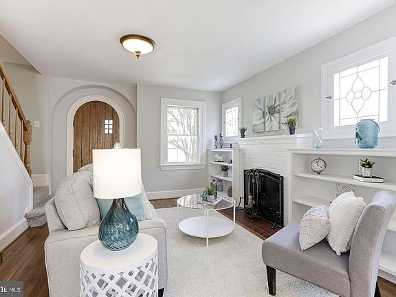 5th image of 2311 N Kenmore St