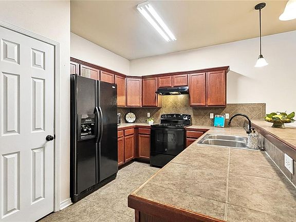 4th image of 14689 Madison Ln