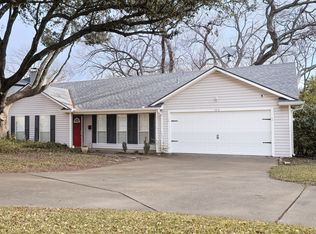 740 Peavy Rd, Dallas, TX 75218