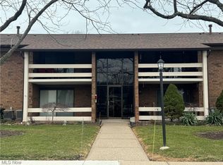 1263 Lost Nation Rd APT 8, Willoughby, OH 44094