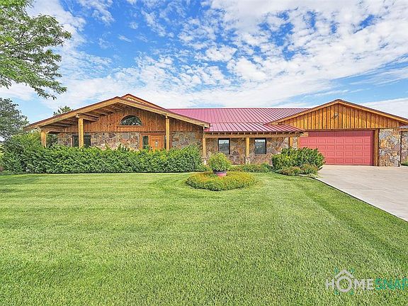 4th image of 1906 Riverview Dr