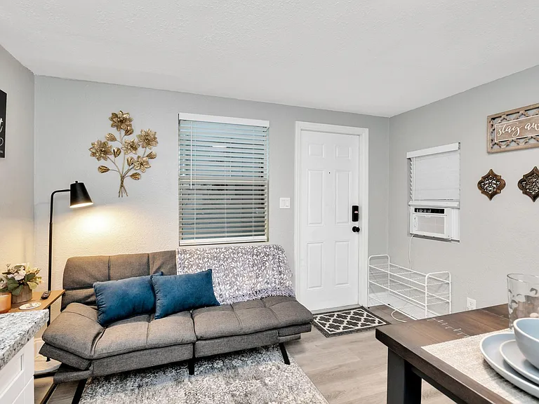 1235 Grove St #B — Photo 20
